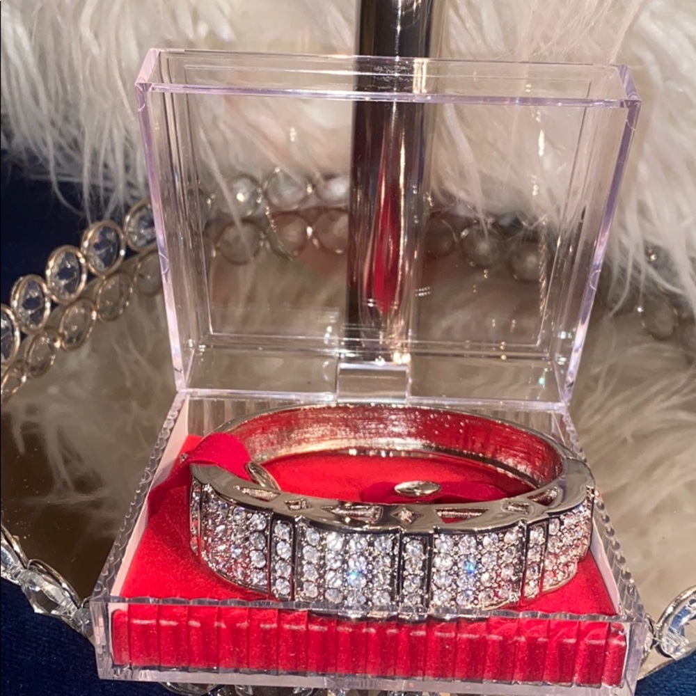 Beautiful silver bangle style bracelets!!!